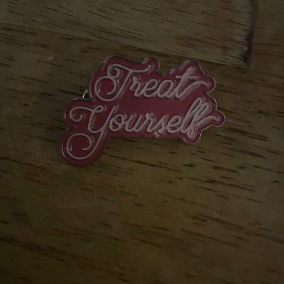 Pink 'Treat Yourself' Pin - Picture 1 of 2
